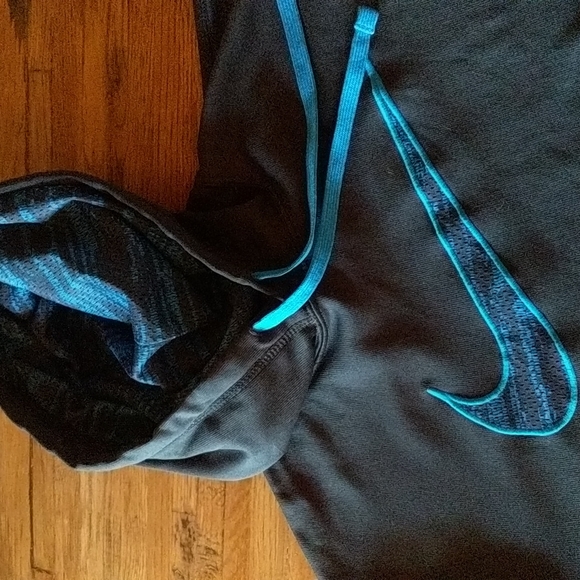 Nike Therma-fit black hoodie. Sz M. - Picture 4 of 10